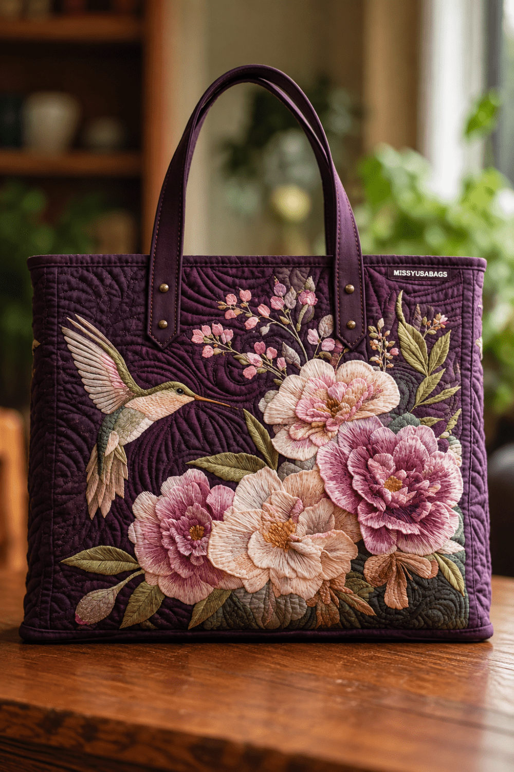 Violeta | Bolso Acolchado Artesanal Morado con Colibríes y Orquídeas - Vera Serrat